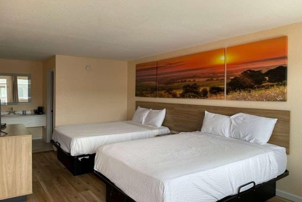 Days Inn By Wyndham Branson Near Theatre District-57641 الغرفة الصورة